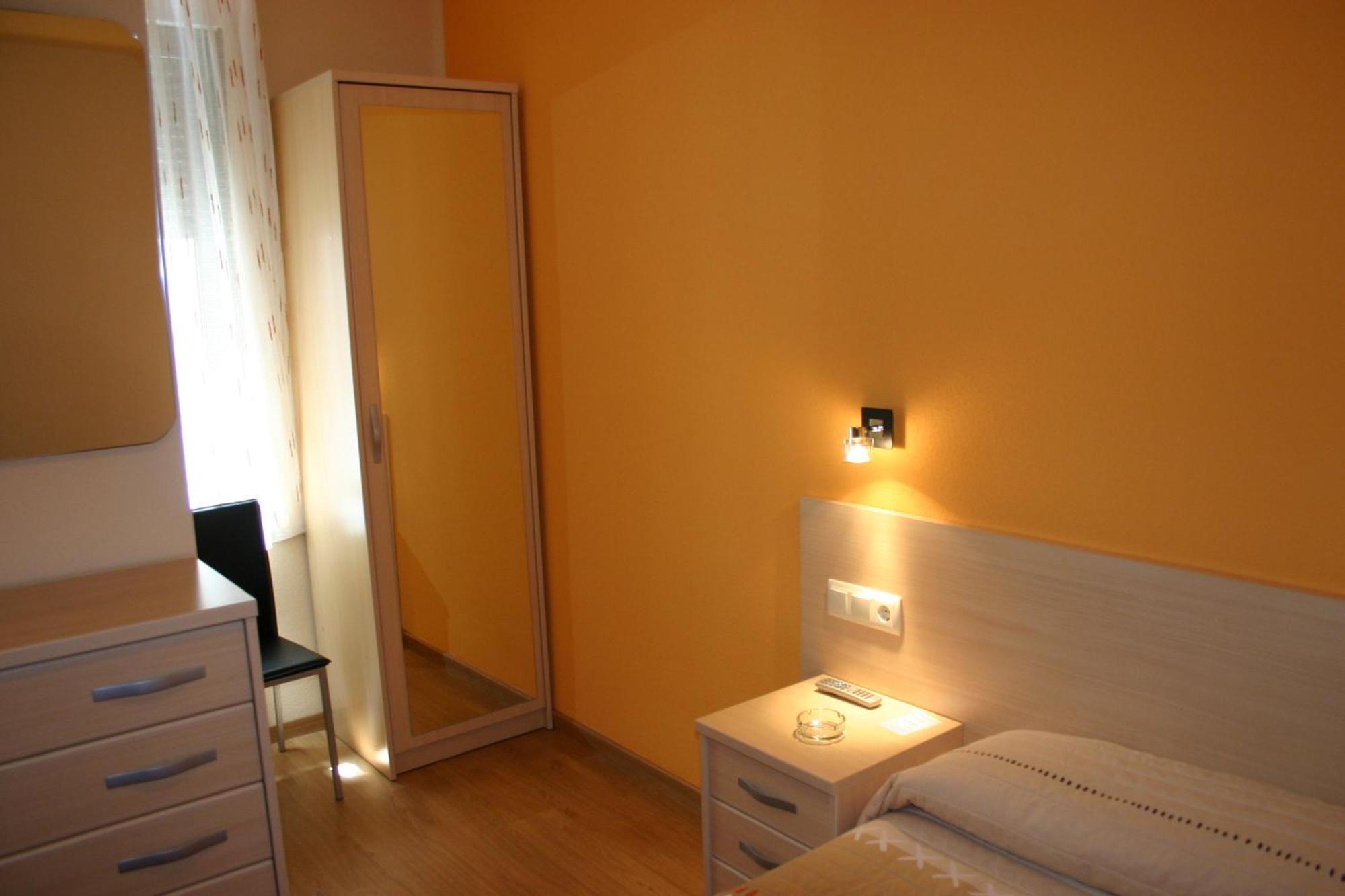 Hostal Hispanico I Salamanca Bagian luar foto